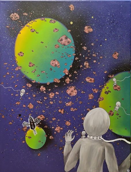 Un grand astronaute et une multitude de plectors de l'espace qui se laissent porter au milieu des planètes et des astéroïdes